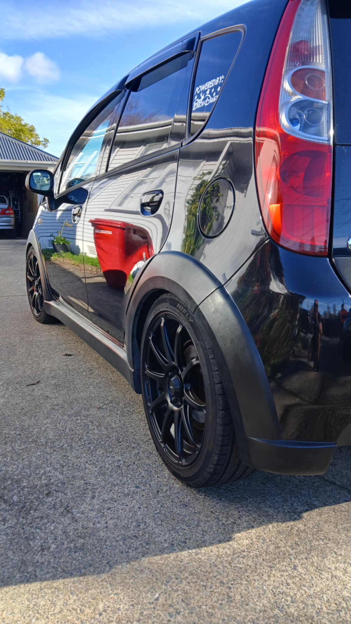 landscape SUV detail